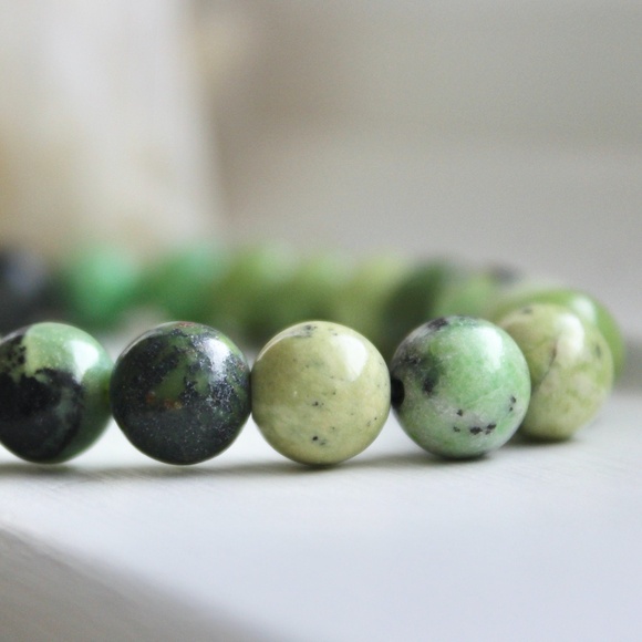 Green Sediment Jasper Chakra Balancing Stretchy Energy Bracelet - Picture 1 of 3